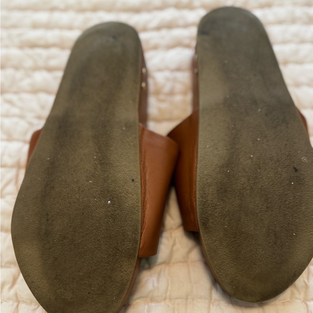 Beek Pelican Leather Slide Platform Sandal in
TAN, size 8 - Picture 5 of 8